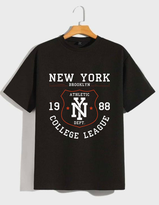 New York Men's Black Oversized T-shirt